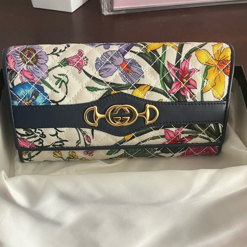 Gucci Zumi Continental Wallet
Quilted Flora Canvas, EUC